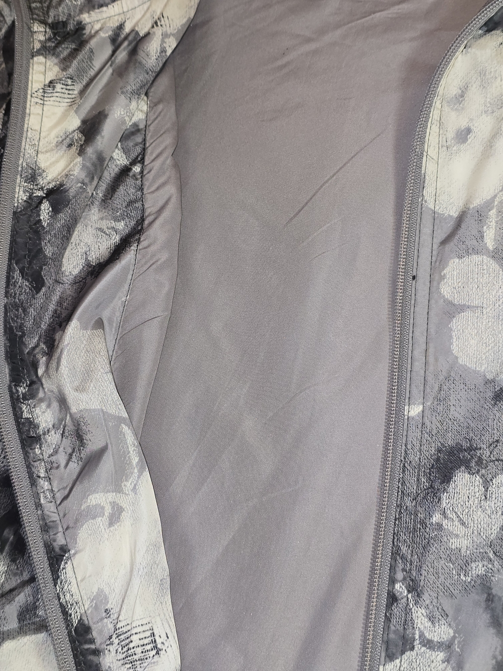 Original Use Gray & White Floral Windbreaker Medium - Picture 7 of 16